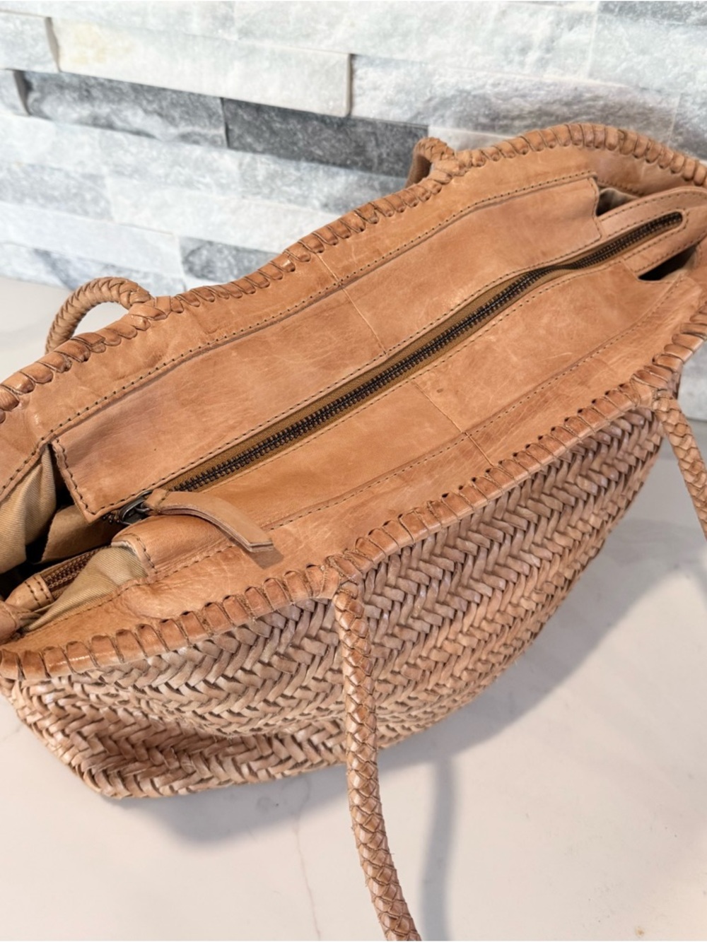 Genuine ✨Leather✨ Woven Tote Bag - Natural Brown, Zipper Top, Multiple Pockets - Picture 4 of 11